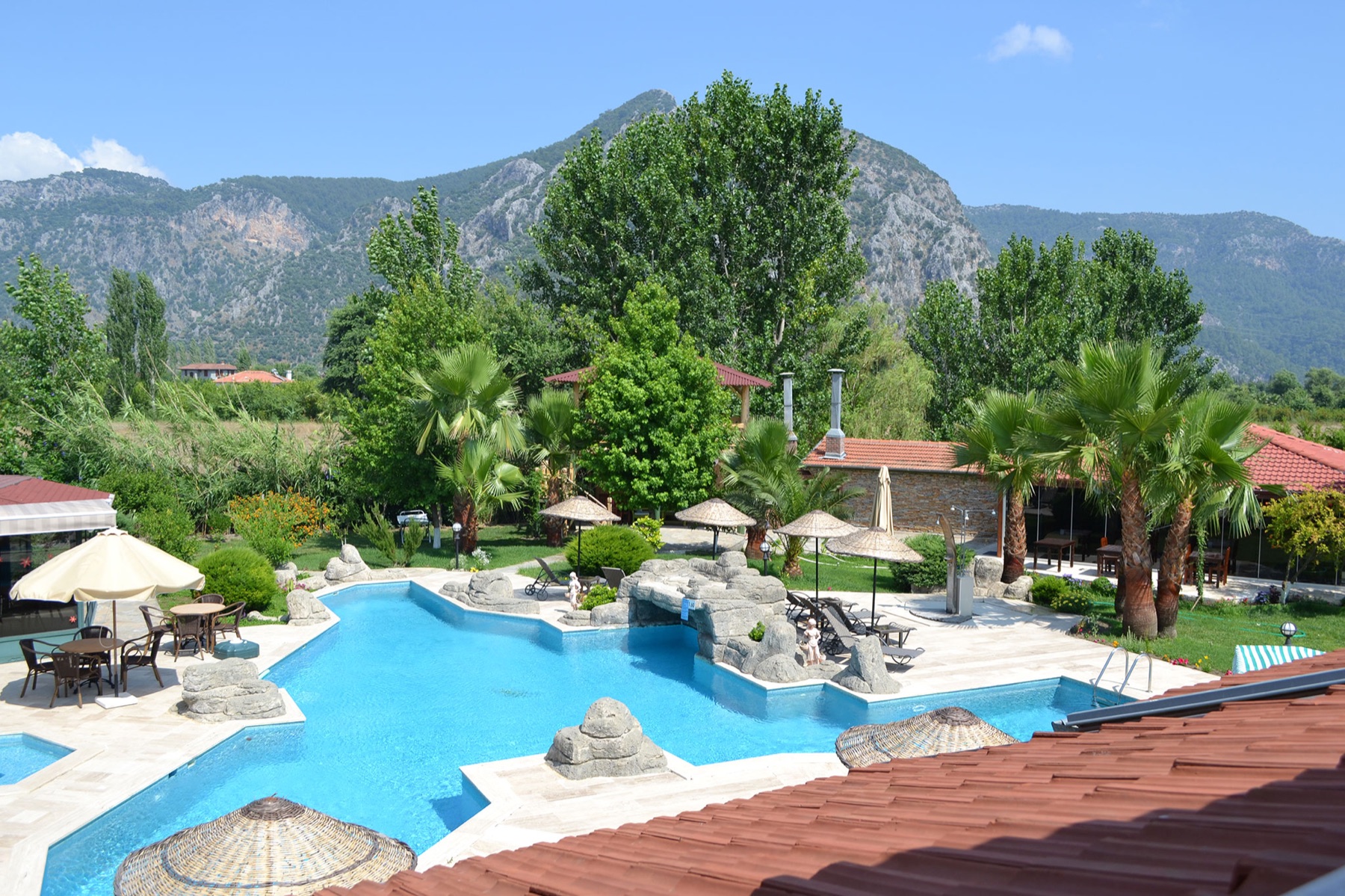 Gastgeberin Aygül in der Grenadine Lodge