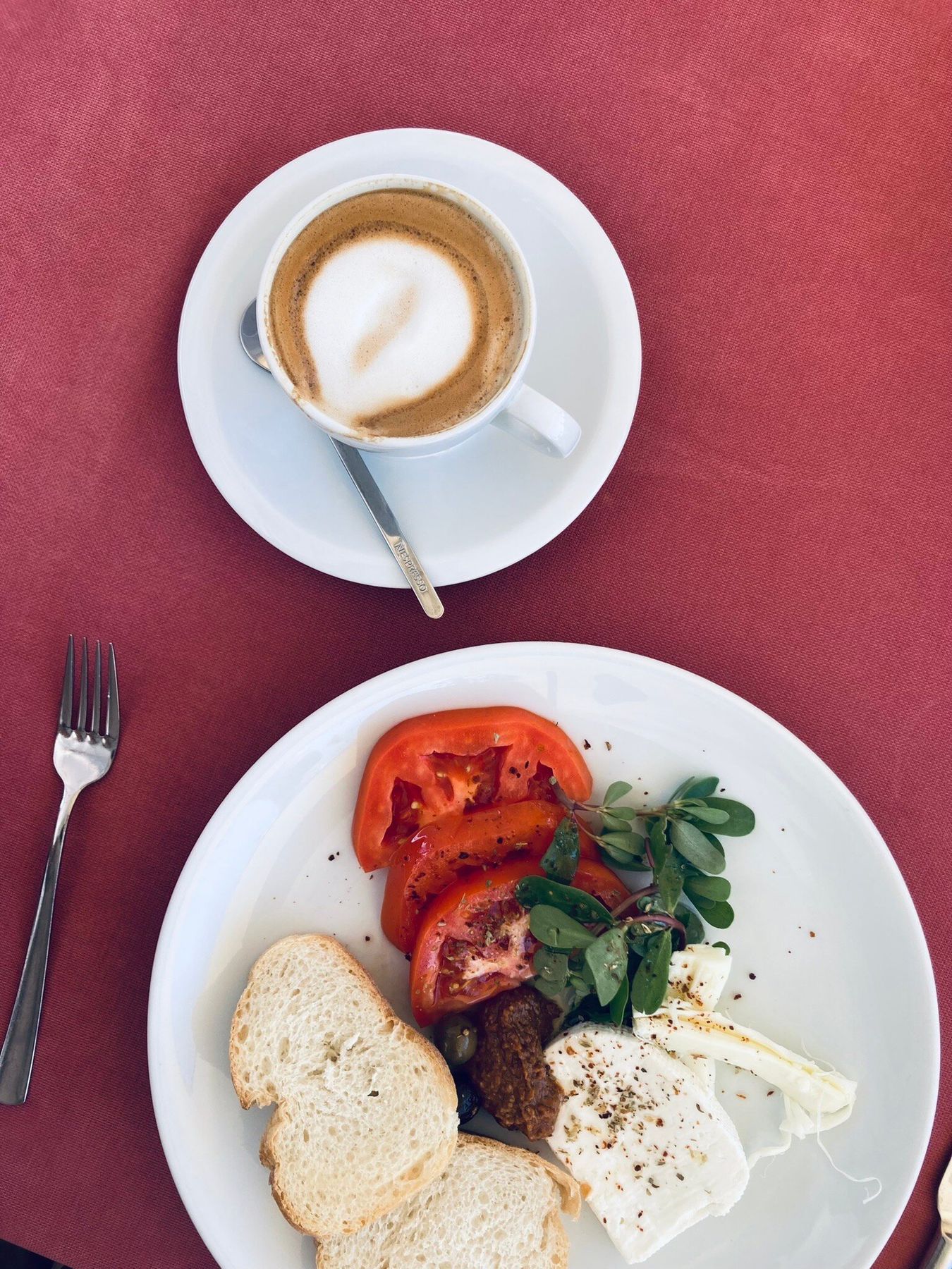 Frühstücksteller mit türkischem Kaffee