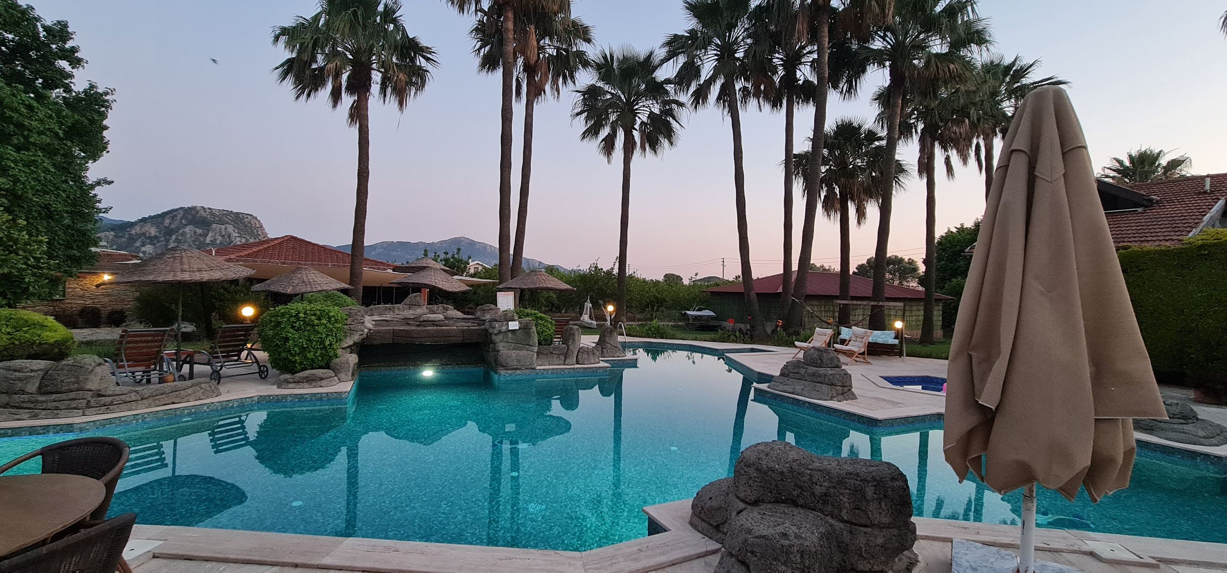 Abendstimmung am Pool der Grenadine Lodge in Dalyan