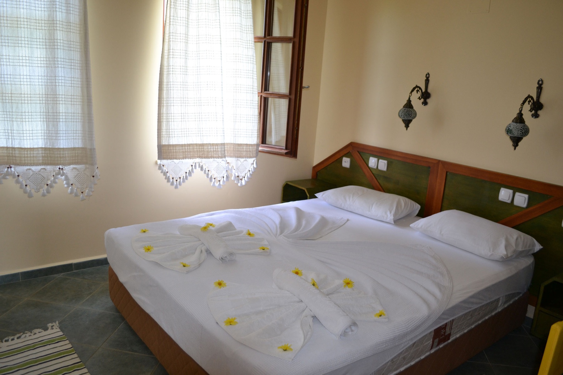 Schlafzimmer einer Pool-Suite der Lodge