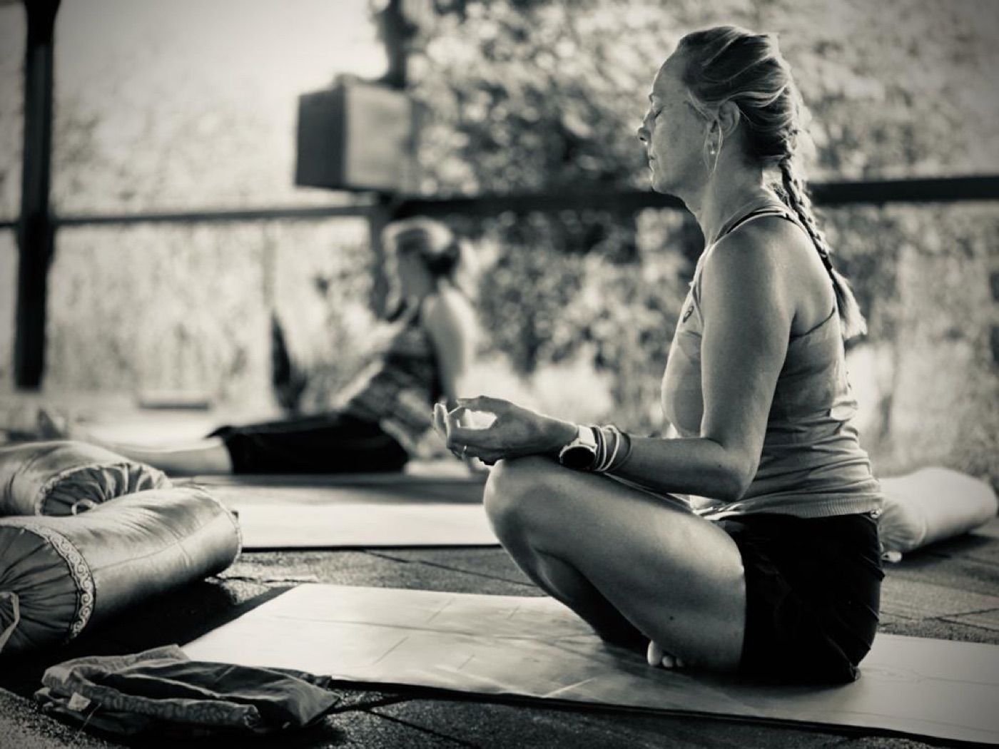 Meditation im Yoga-Studio der Grenadine Lodge